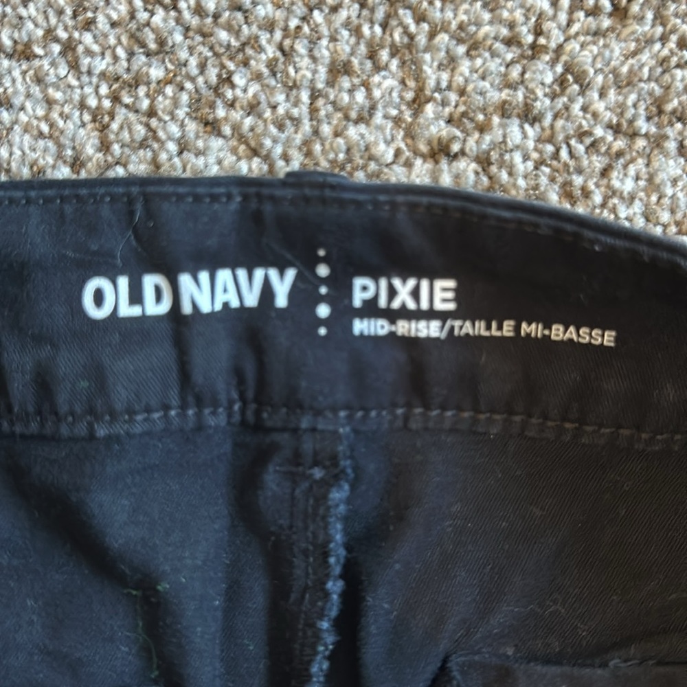 Old Navy Pixie Shorts size 4 - Picture 2 of 3